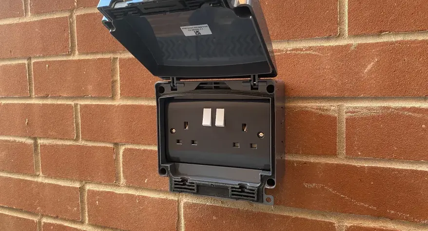 Outdoor Socket